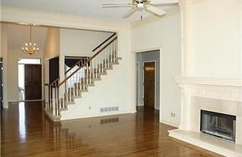 2nd image of 505 W 116th St