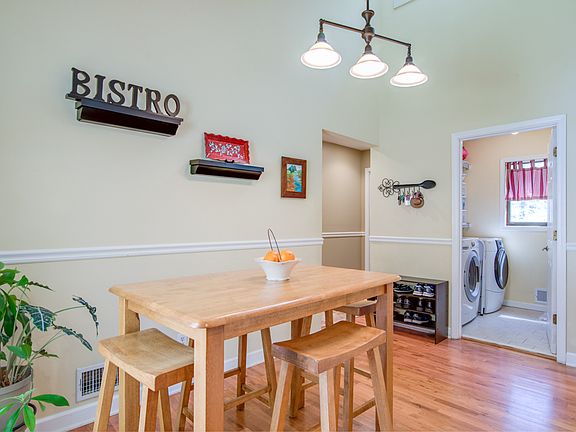 4th image of 3740 Northpoint Dr