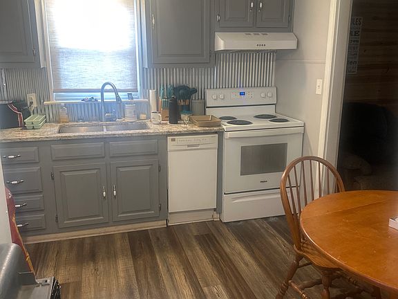 3rd image of 1404 S Ruston Ave