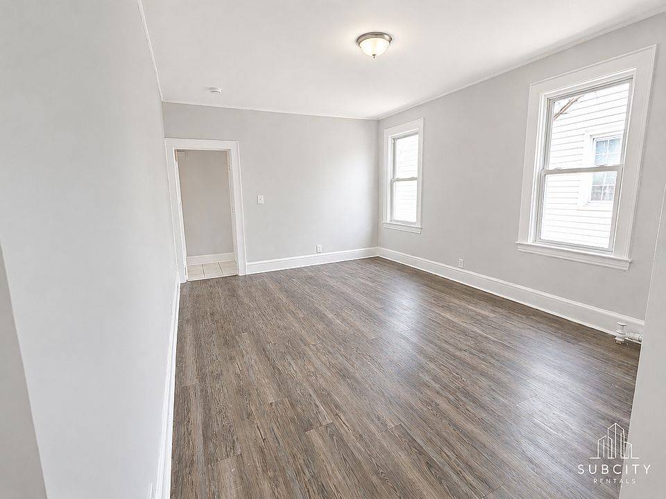 1st image of 381 Leslie St #2C