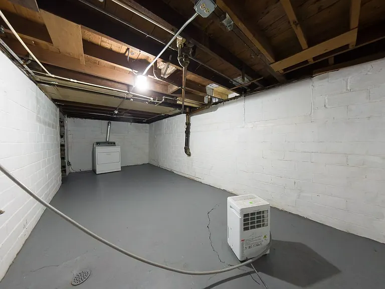 302 Porter Ave — Photo 13