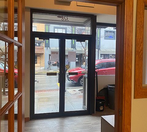 3rd image of 328 High St #9