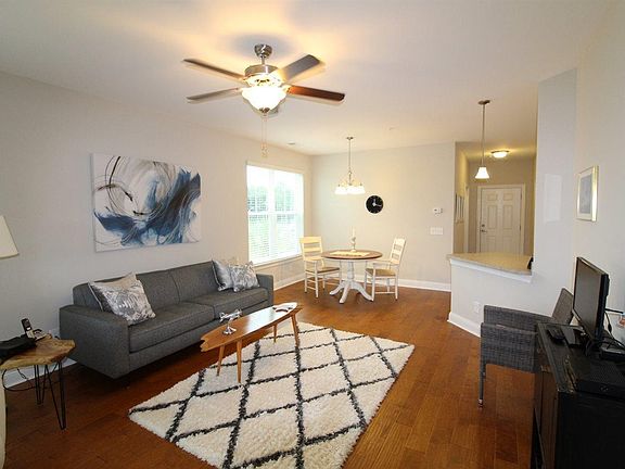 2nd image of 624 Bonaventure Dr Unit 205