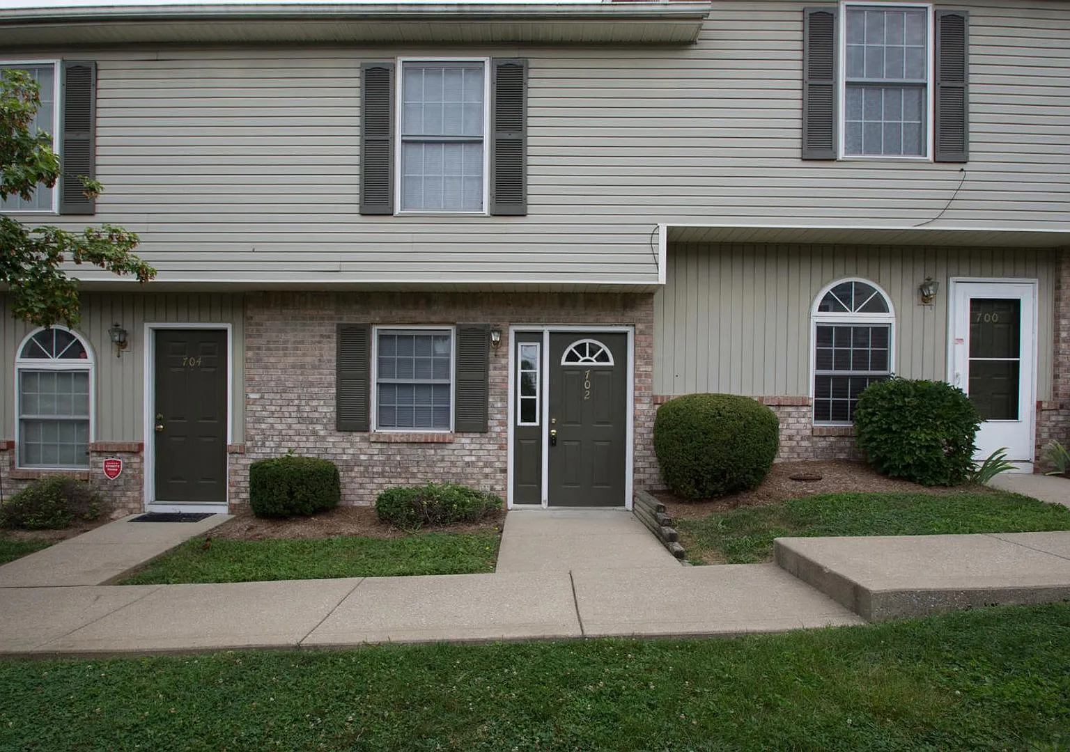 702 Sherwood Hills Dr. — Photo 1