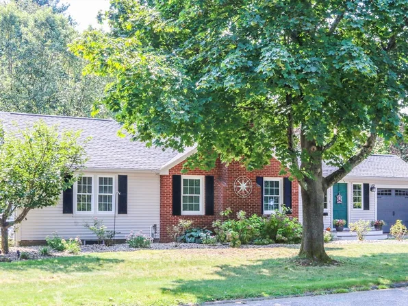 15 Frankwyn St, East Longmeadow, MA 01028