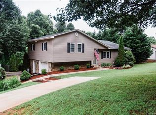 586 Reid St, Marion, NC 28752