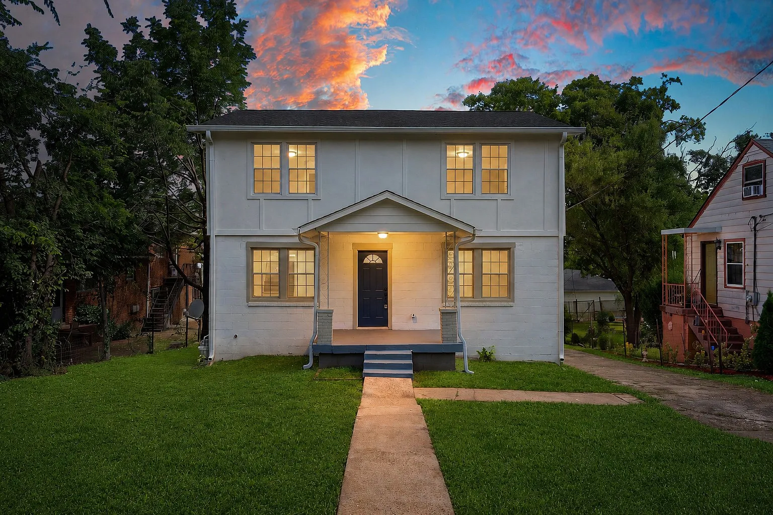 5 bed, 1940 sqft, $3,300 — Photo 2