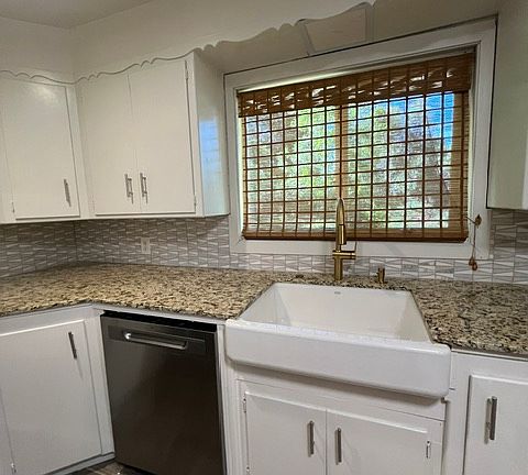 4th image of 1157 East Ave