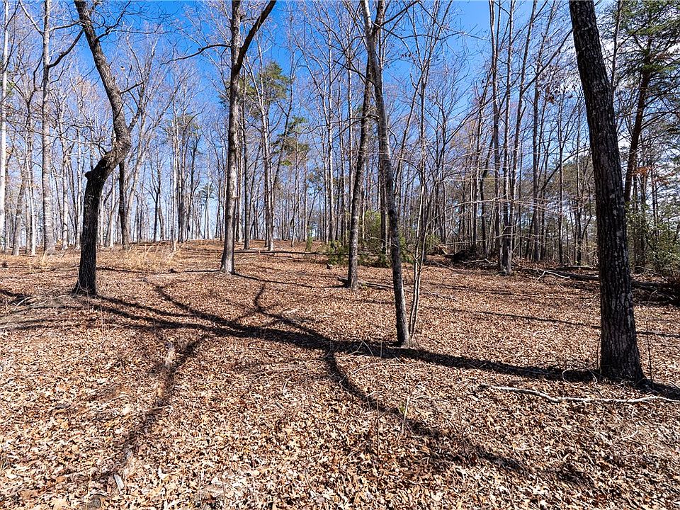1st image of 12 Fairways Edge Dr