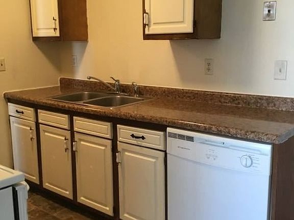 4th image of 1015 Page Dr S APT 202