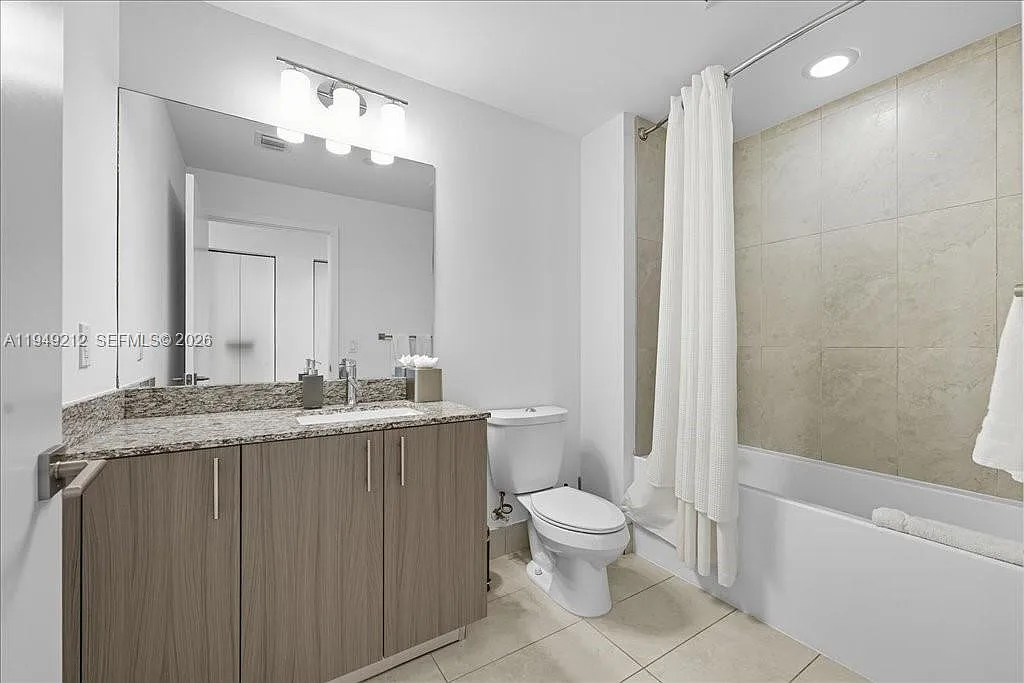 5350 Park Condo — Photo 3
