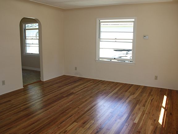 5th image of 1655 Parker St