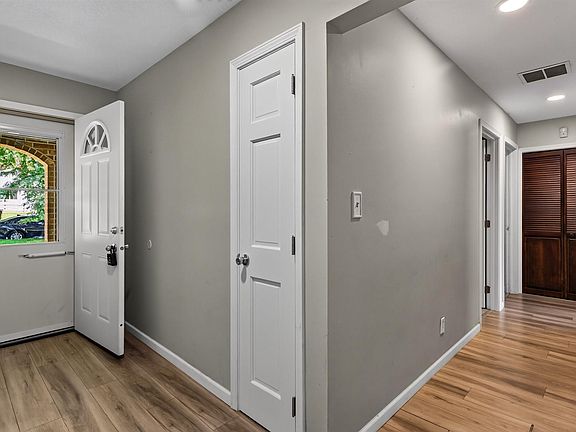 5th image of 2555 SE Tidewater Dr