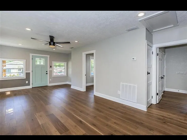 124 W Hiawatha St — Photo 3