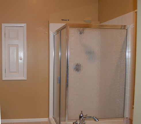 4th image of 214 Thornbush Ln