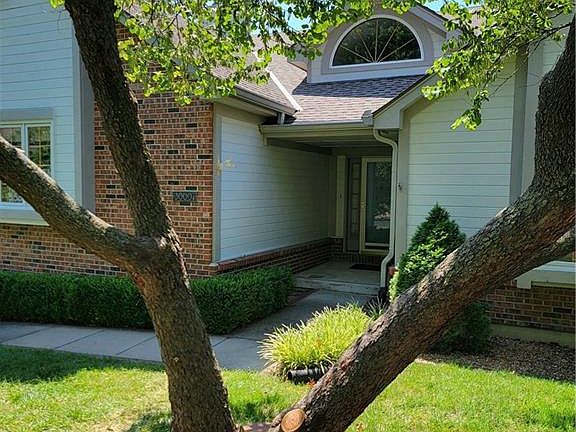 4th image of 3000 S Redwood Dr #B