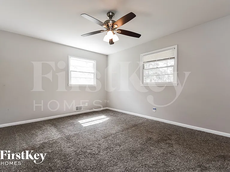 2032 Twin Falls Rd — Photo 13