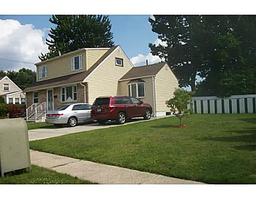 83 Corey St photo 1