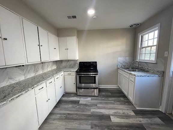 2nd image of 121 Roberta Dr #121