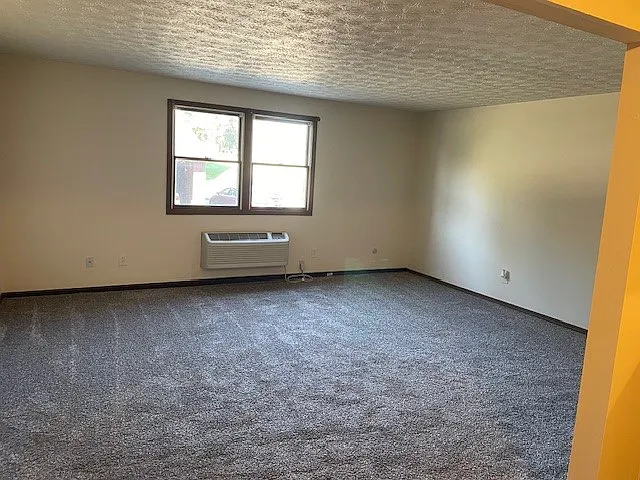 2 bed, $825 — Photo 3