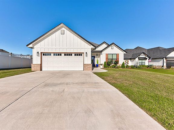 4th image of 2688 Somerset Dr