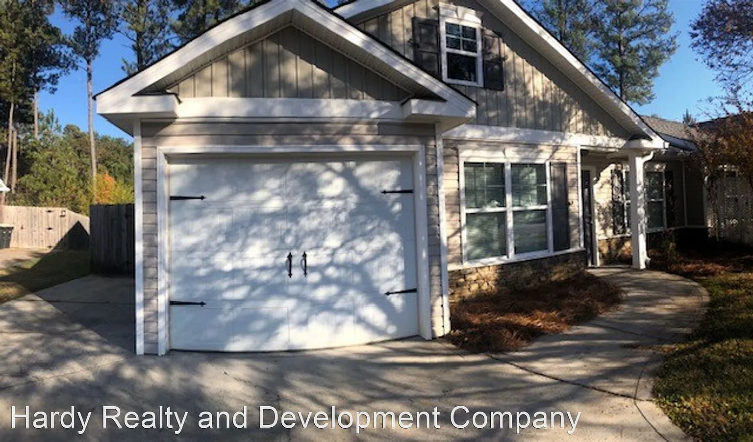 140 Melody Ln NW photo 1