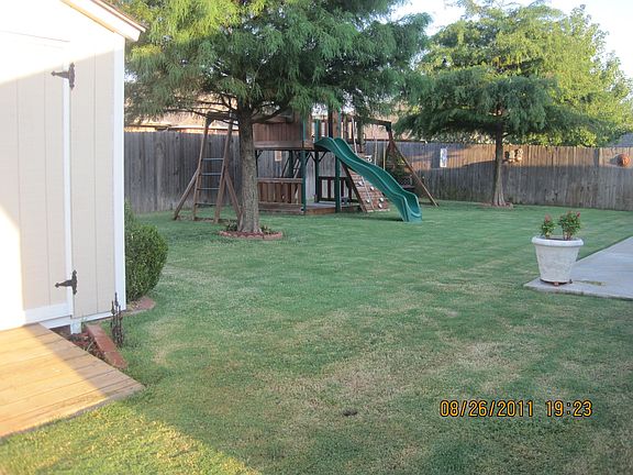 5th image of 824 Vickery Ave