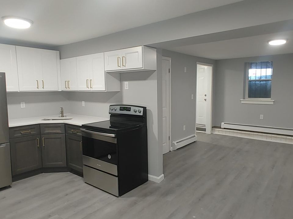 1st image of 160 Washington St #B