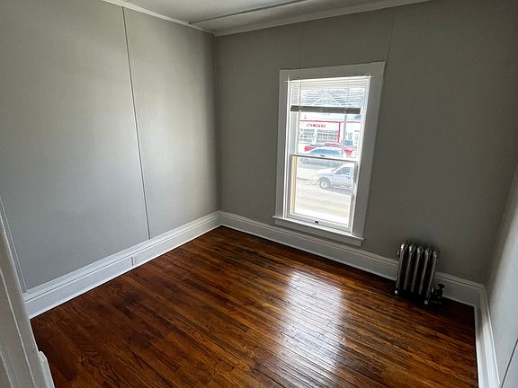 3rd image of 309 1/2 Broadway