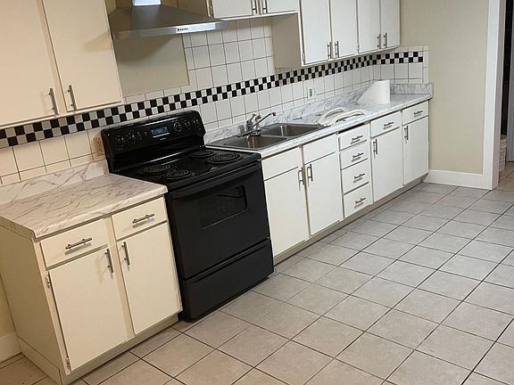 4th image of 1219 Solano Ave #B