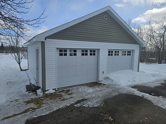 4th image of 588 Lingan Rd