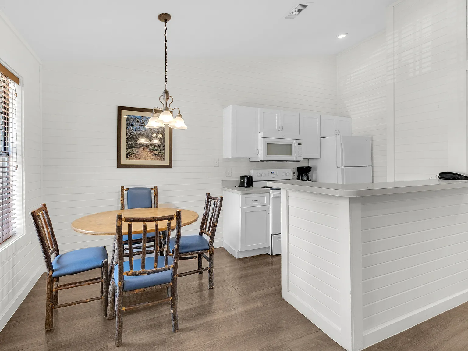 2 bed, 713 sqft, $1,250 — Photo 4