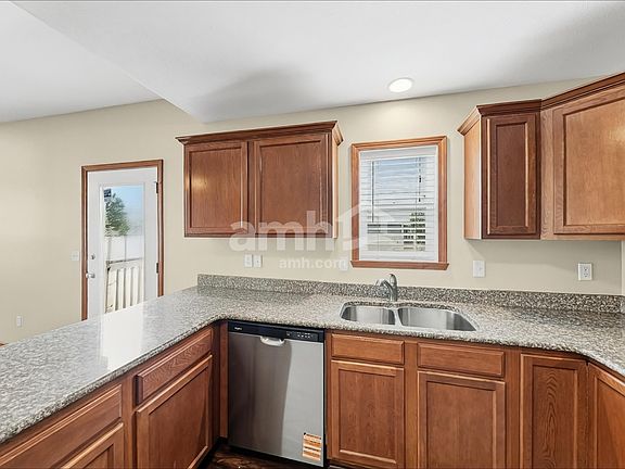 4th image of 6715 Legacy Pointe Ct