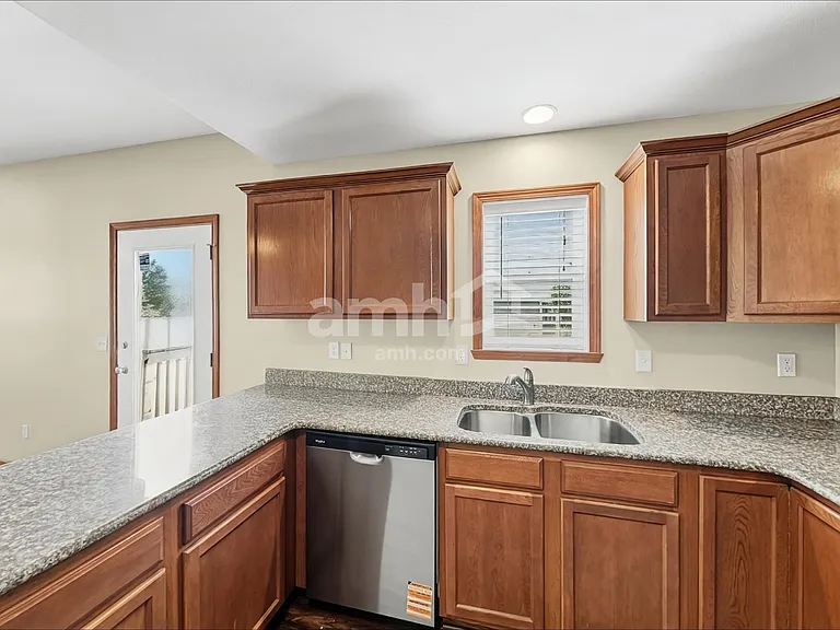 6715 Legacy Pointe Ct — Photo 4