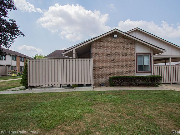 2nd image of 36028 Saint Ives Ct
