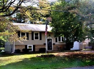 102 Thorndike Ln, Minoa, NY 13116
