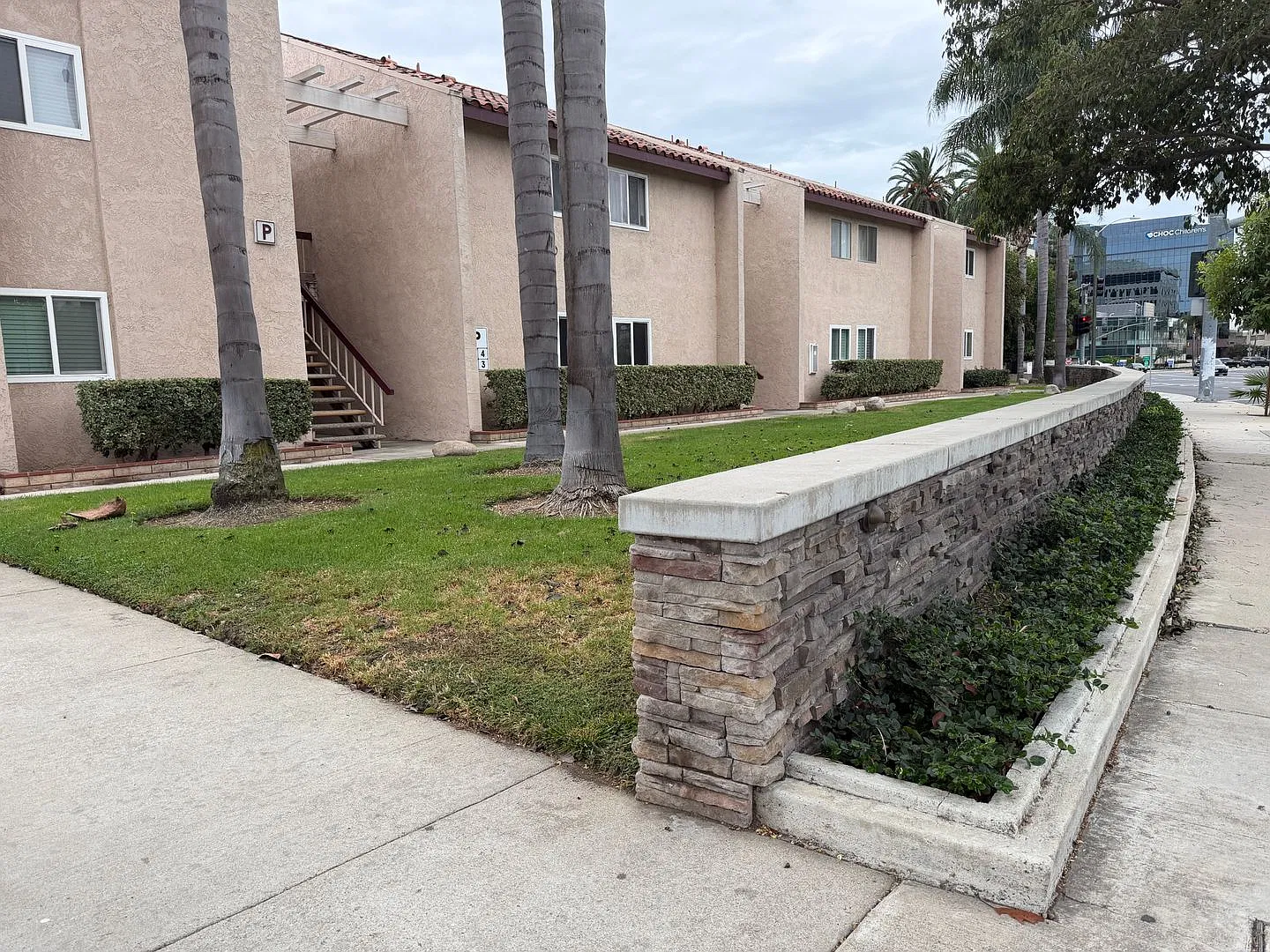 Updated 1 Bedroom with Private Patio | Near CHOC & St. Joseph — Photo 2