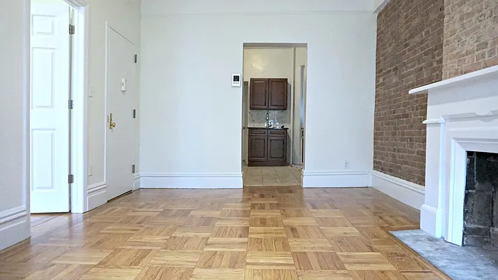 Rented by Metropolitan Equities | media 4