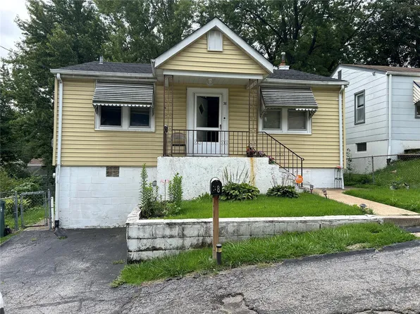 38 Anistasia Dr, Saint Louis, MO 63135