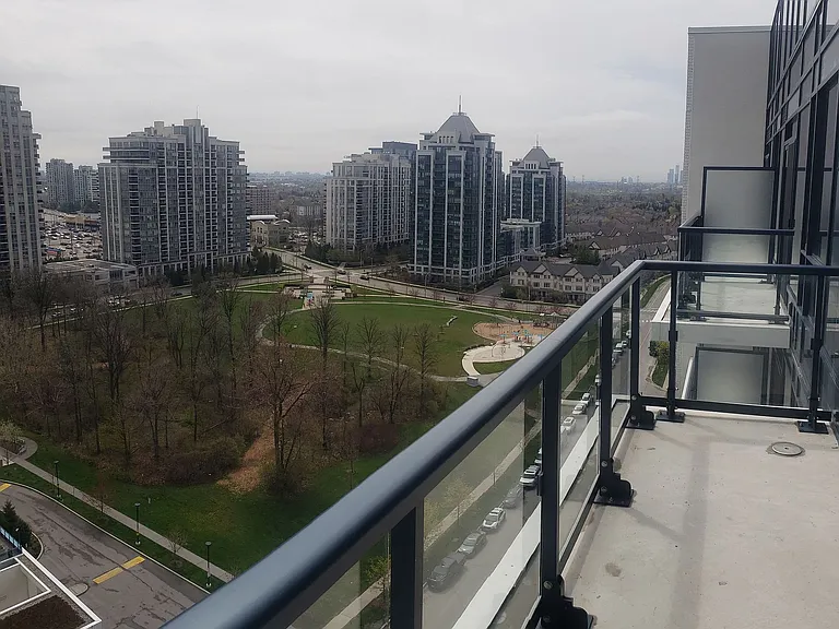 7950 Bathurst St #1518 — Photo 12