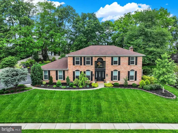 3649 Regency Ln, York, PA 17402