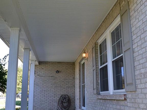 3rd image of 12 Cherrywood Ln