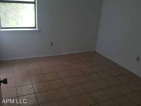 3rd image of 111 W Westridge Dr APT A