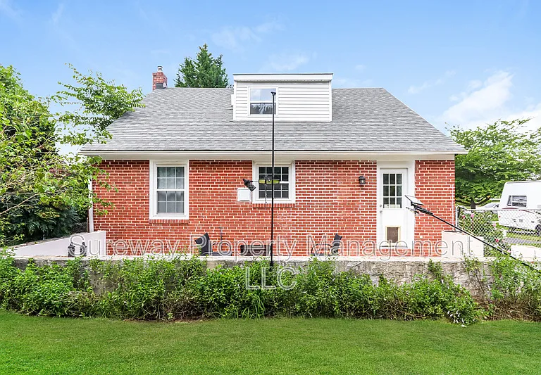 350 Larchwood Rd — Photo 18