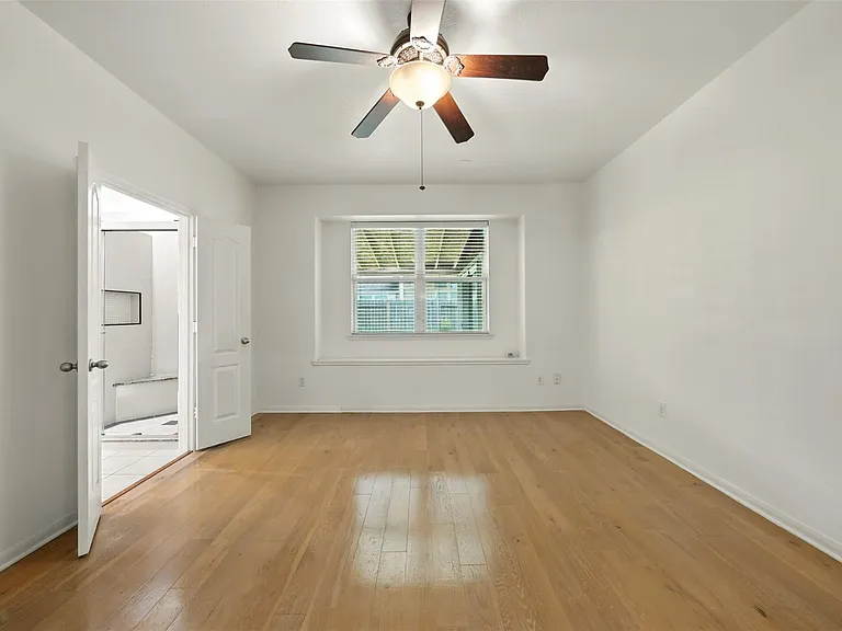 9219 Gilbert Hollow Dr — Photo 25