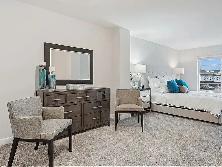 For Rent: $2,600 (3 beds, 3 baths, 1,782 Square Feet) - Owner's suite + Bedroom 3
