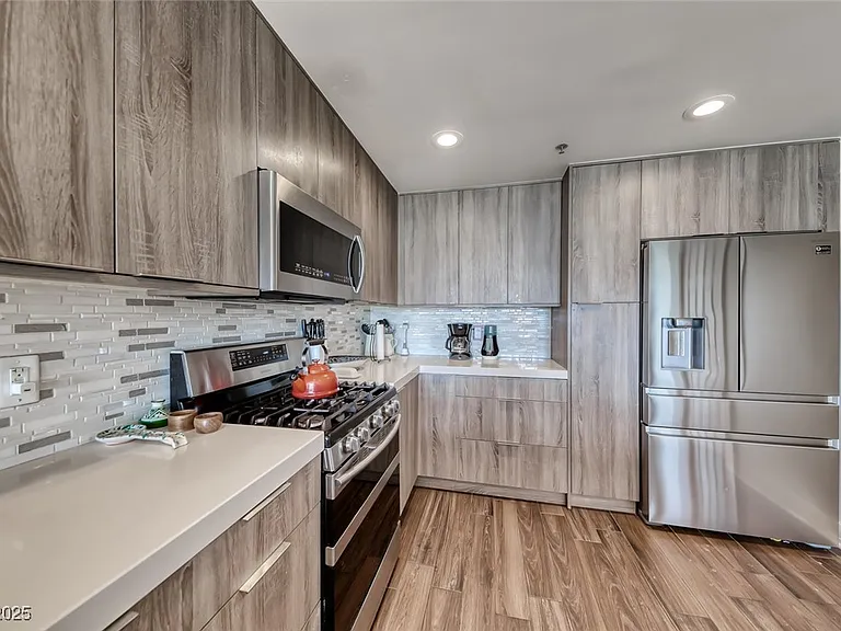 150 Las Vegas Blvd #1803 — Photo 18