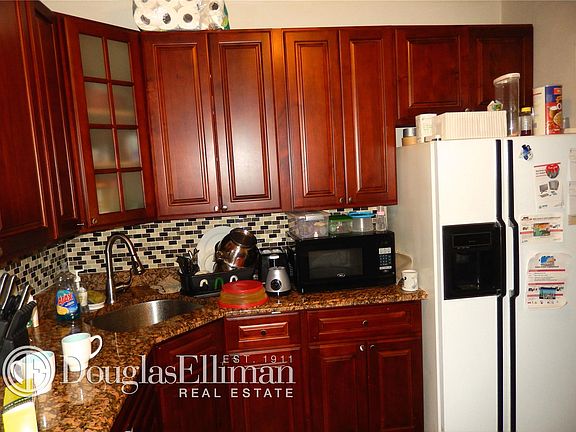 2nd image of 14526 Rockaway Blvd #2