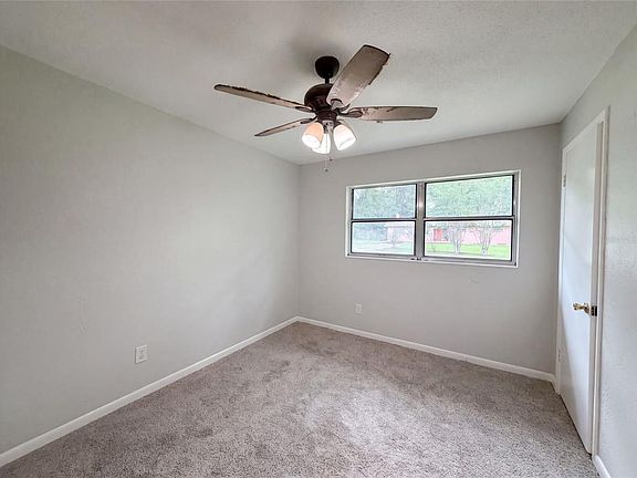 4th image of 2410 NE 3rd Ave