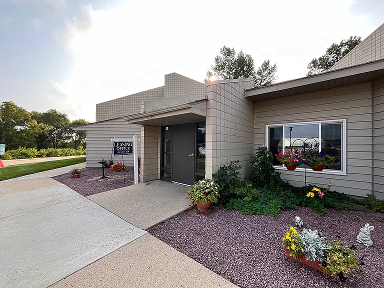 Windom Apartments — Photo 14